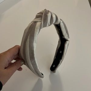 Lele Sadoughi x Elizabeth Arden Gray and White Striped Knotted Headband